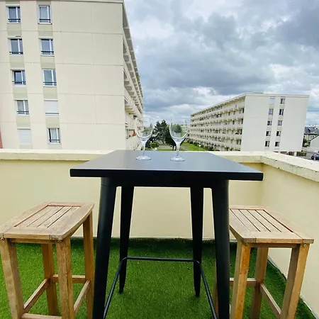 L'auguste Apartment